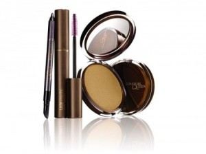 Guess Who the new face of CoverGirl Queen Collection will be?